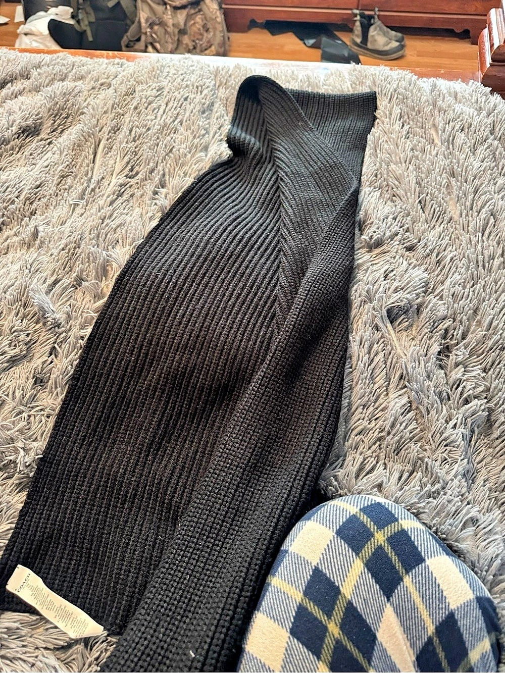 Coach Ribbed Script Logo Scarf Black Style 79816 - Picture 3 of 5